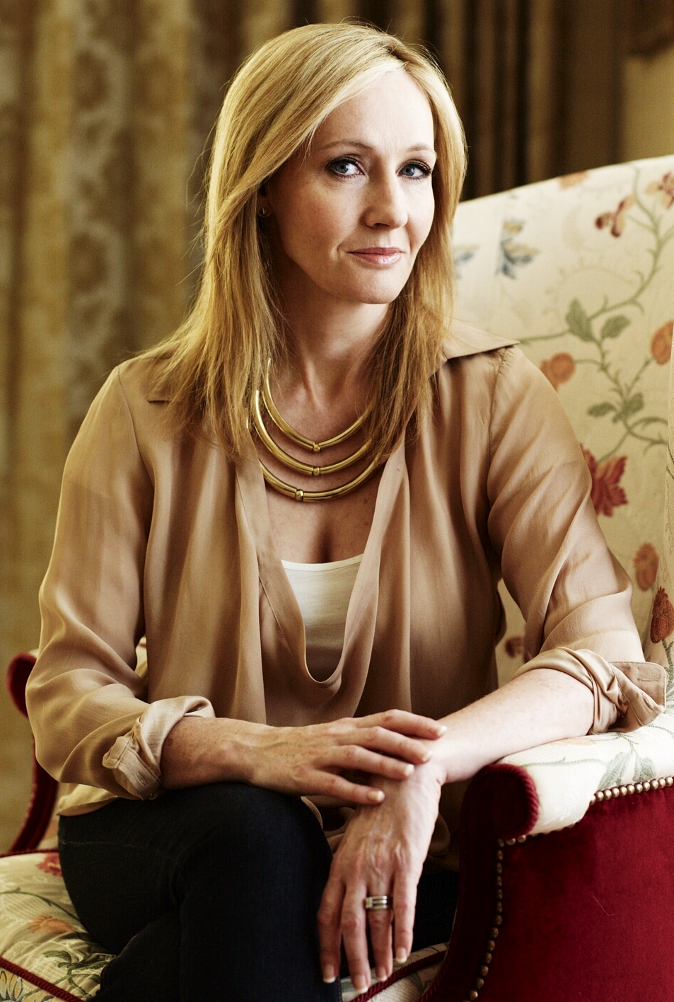 17 Fun Facts About JK Rowling | Lost in a Good Book